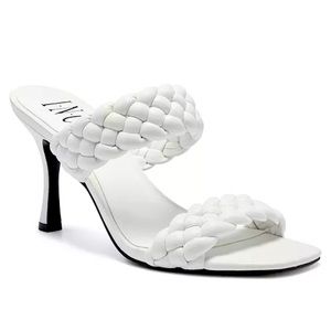 Women’s INC white Lyra shoe. Sz. 11